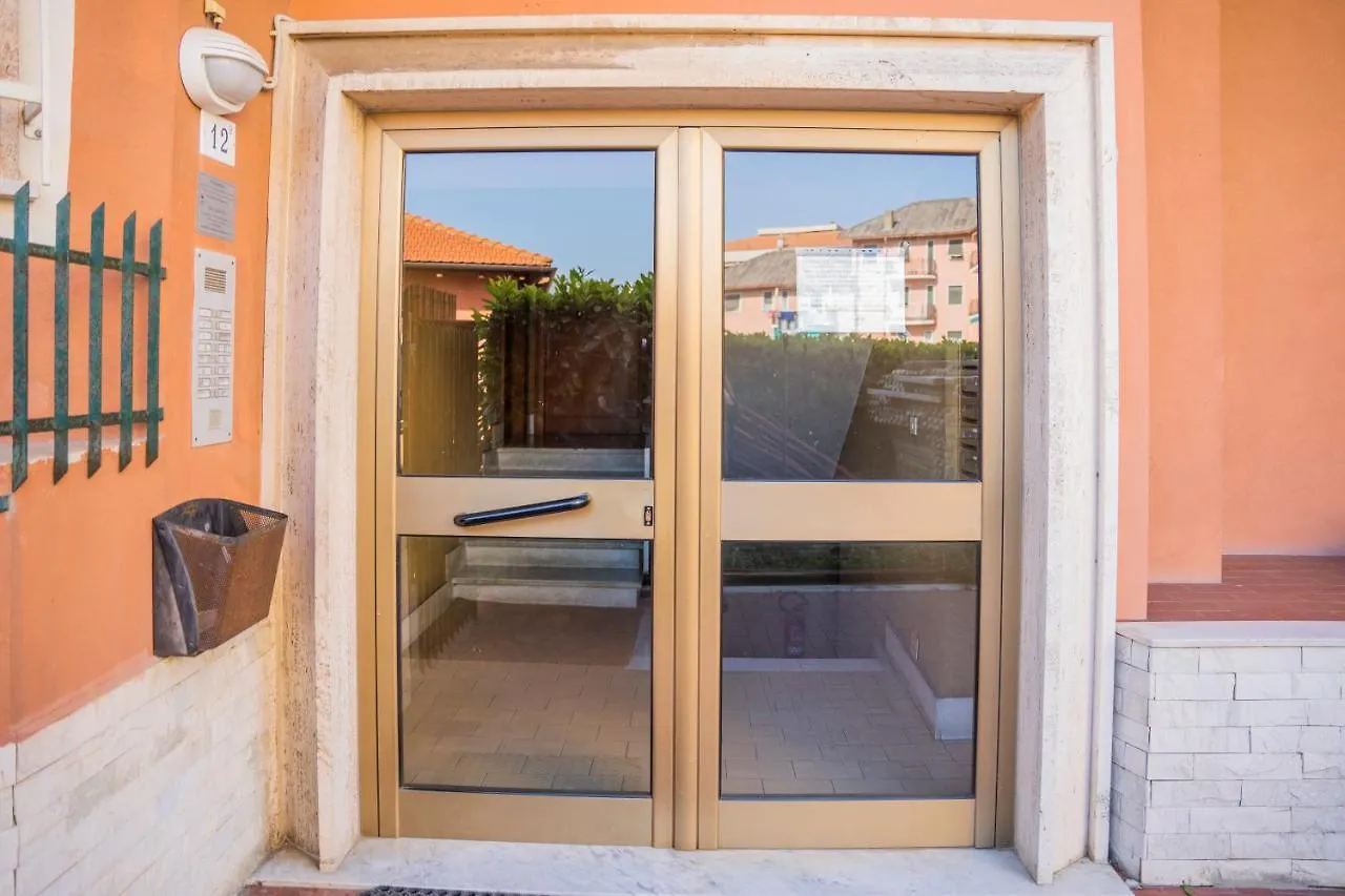 Appartamento 049 - Attico ELEGANTE a 500 metri dal MARE e SPIAGGIA Sestri Levante Italia