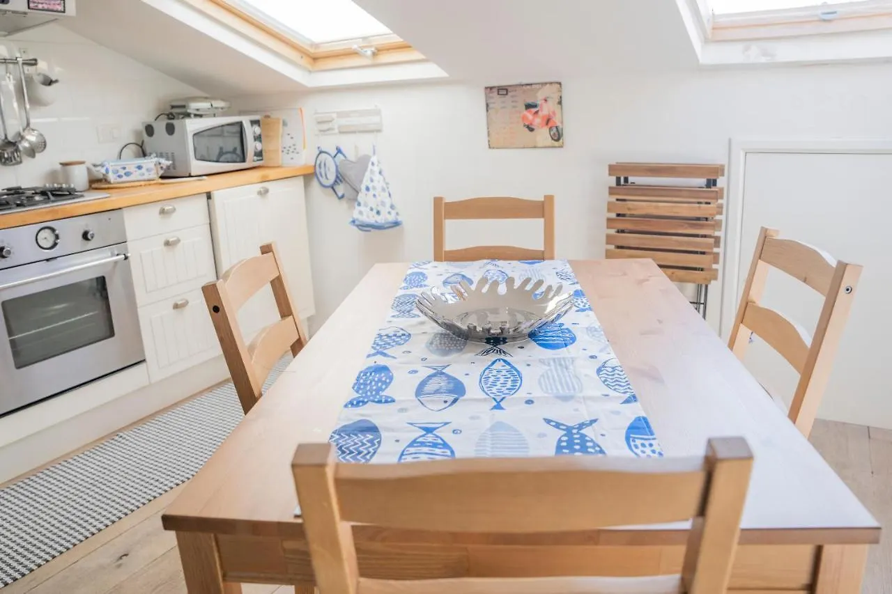 049 - Attico Elegante, 10 Minuti A Piedi Da Mare E Spiaggia - Posto Auto Privato Gratis Sestri Levante Apartmán